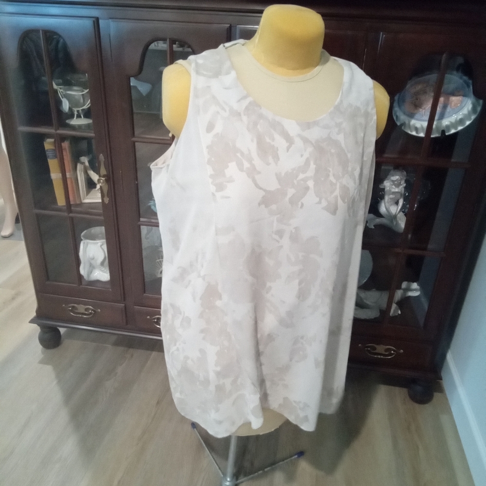 H by Halston Plus Size 1X. Elegant Cream Sleeveless Chiffon Overlay Top